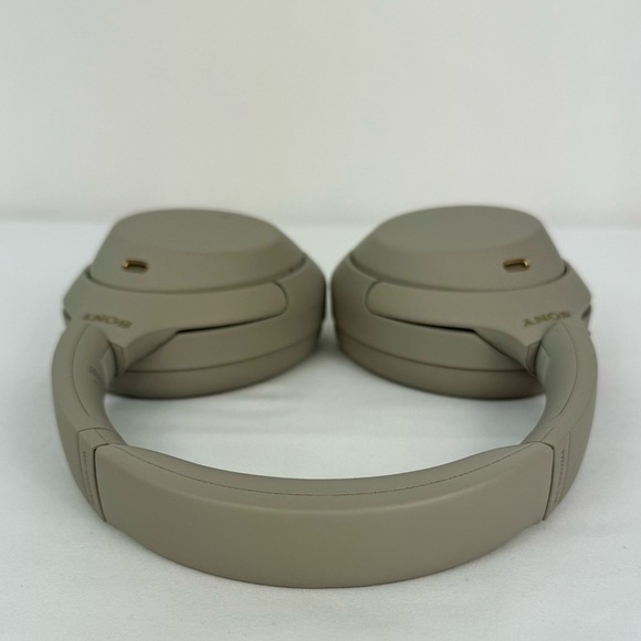 Sony WH-1000XM4 Headphones - Picture 9 of 16